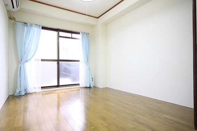 ベッドルーム