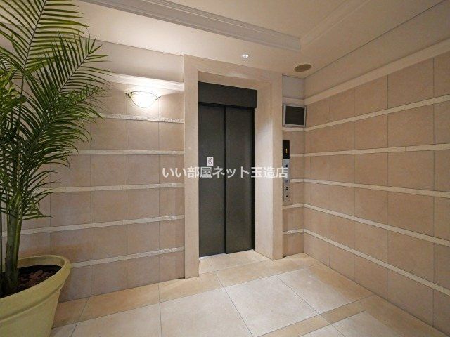 近くの薬のヒグチ 北浜プラザ店まで272m（徒歩4分）