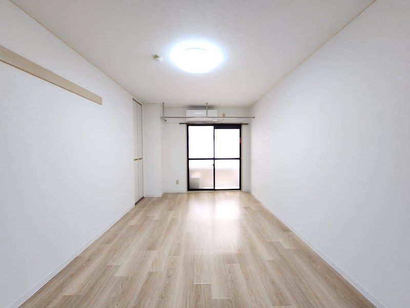 近くのファミリーマート スバル森小路店まで49m(徒歩1分)