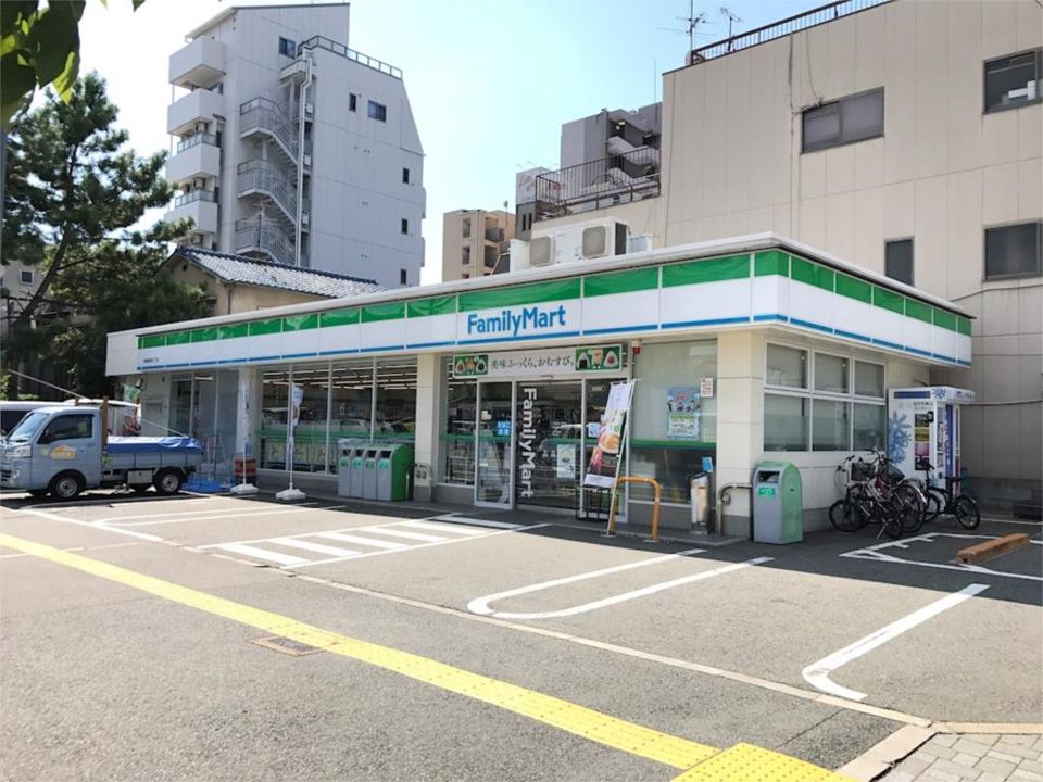 近くのファミリーマート 堺櫛屋町東二丁店まで201m（徒歩3分）