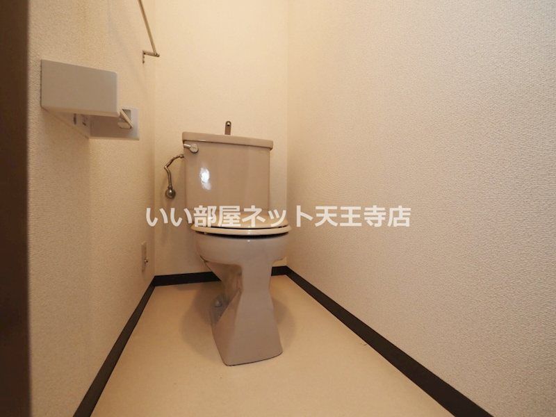 近くの平野瓜破西二郵便局まで317m(徒歩4分)