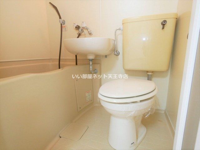 近くのローソン 田辺五丁目店まで32m(徒歩1分)