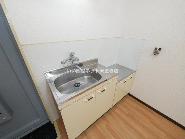 近くのローソンストア100 LS東住吉田辺店まで161m(徒歩3分)