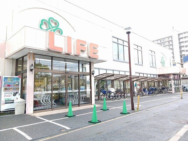 近くのライフ八尾竹渕店様まで947m(徒歩12分)