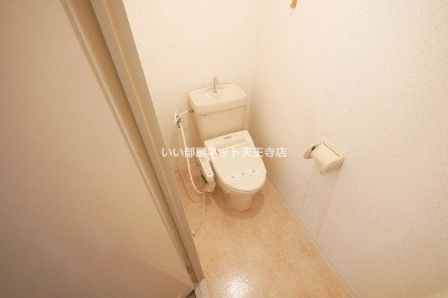 近くの住吉東粉浜郵便局まで213m（徒歩3分）
