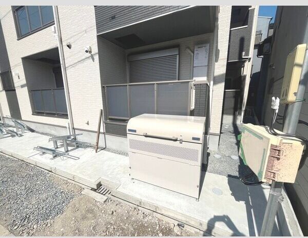 近くのローソン 巽中四丁目店まで605m(徒歩8分)