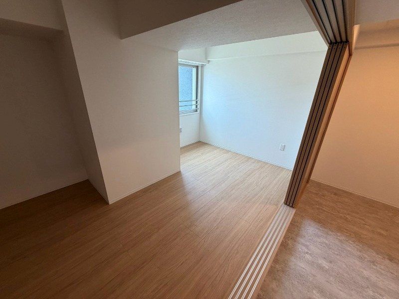 近くのローソン 近鉄布施駅北店まで338m（徒歩5分）