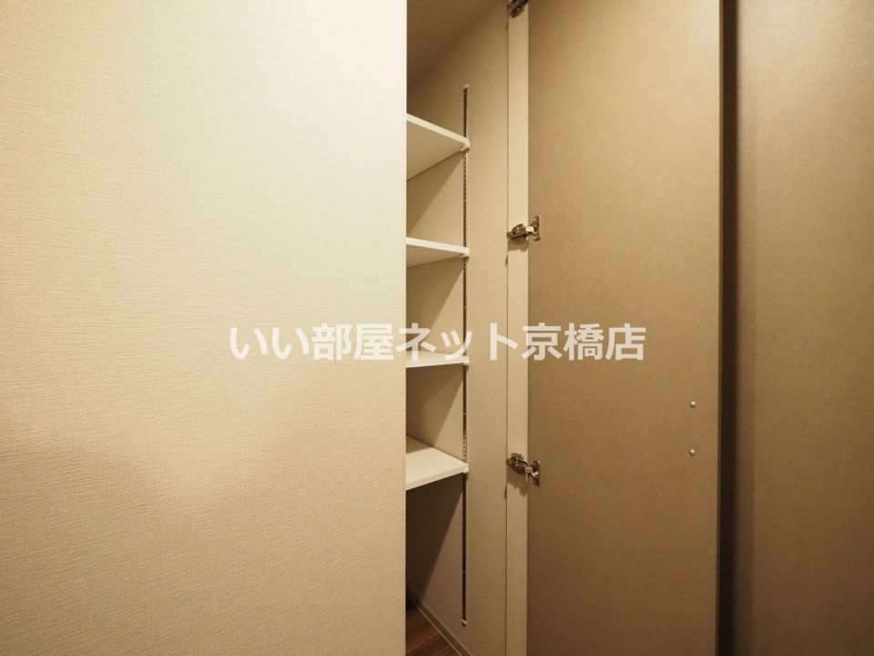 近くのセブンイレブン 梅田スカイビル前店まで977m（徒歩13分）