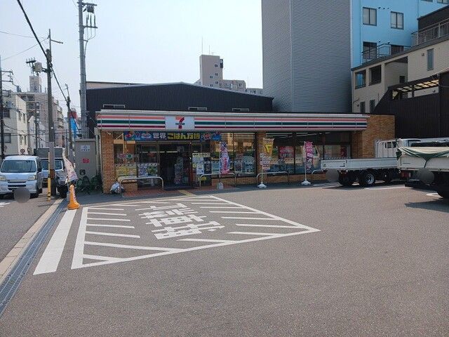 近くのセブンイレブン大阪本田4丁目店まで350m(徒歩5分)