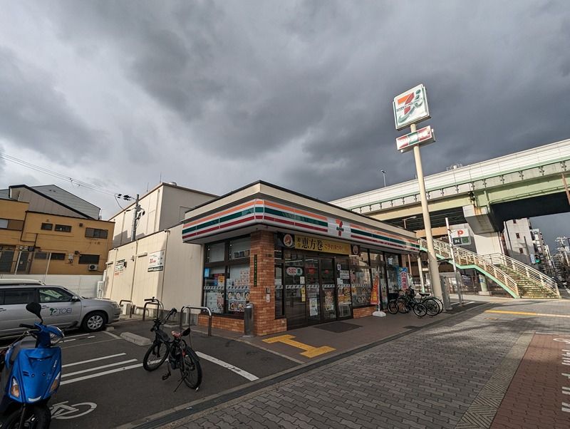 近くのセブンイレブン 大阪泉尾4丁目店まで67m（徒歩1分）