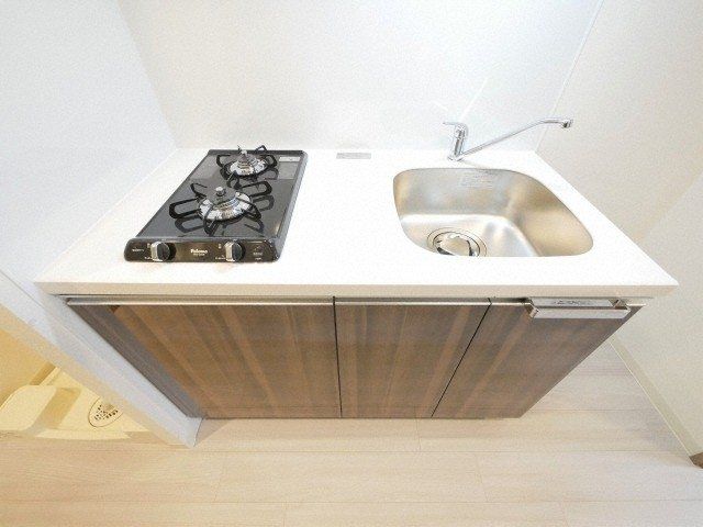 近くのデイリーカナートまで502m（徒歩7分）