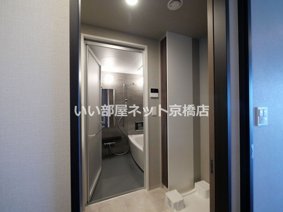 近くのファミリーマート 福島北港通店まで560m(徒歩7分)