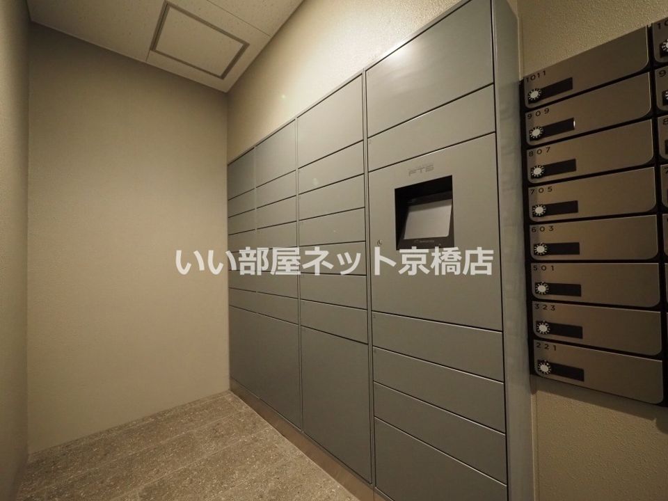 近くのファミリーマート 深江橋駅東店まで414m（徒歩6分）