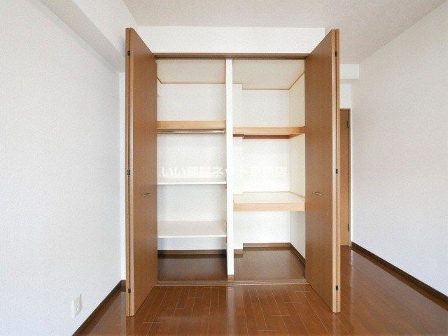 近くのローソン 西中島六丁目店まで239m（徒歩3分）