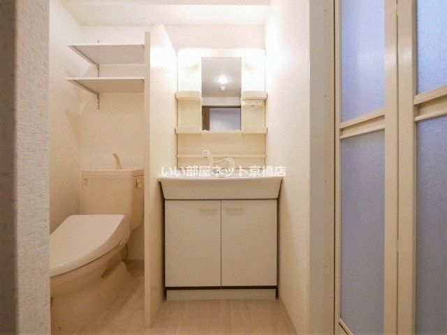 近くのセブンイレブン 大阪西中島6丁目店まで305m（徒歩4分）