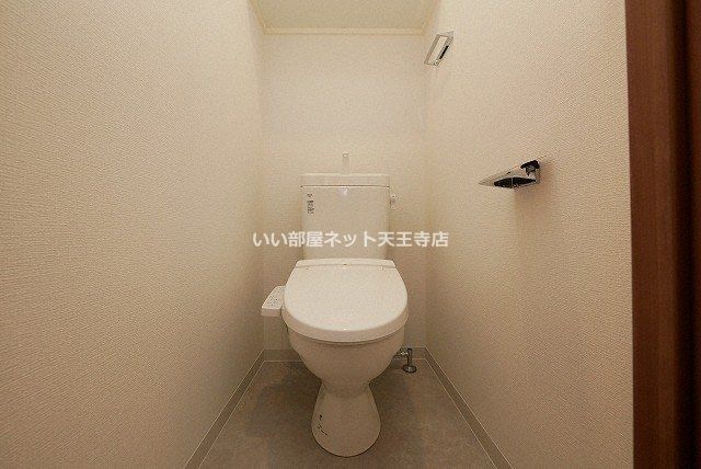 近くの西成花園南郵便局まで587m（徒歩8分）