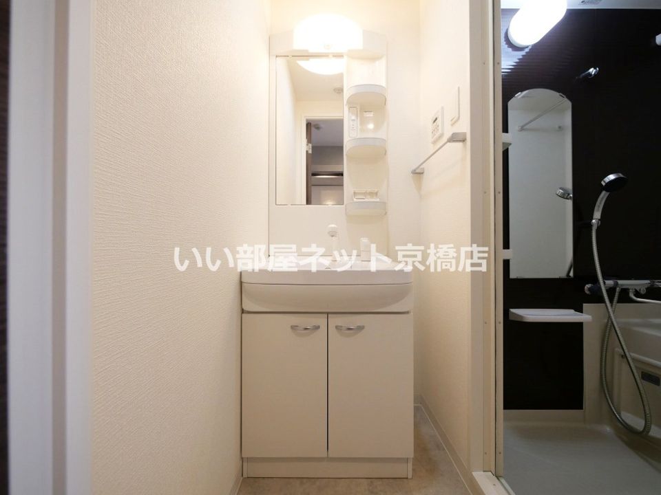 近くのローソン 東淀川東中島二丁目店まで796m（徒歩10分）