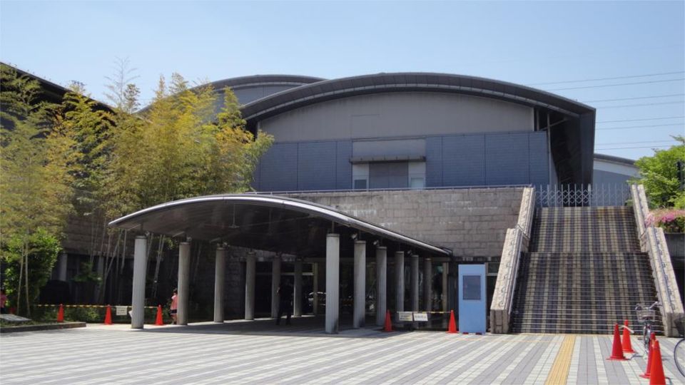 近くの八尾市立体育館まで162m（徒歩3分）