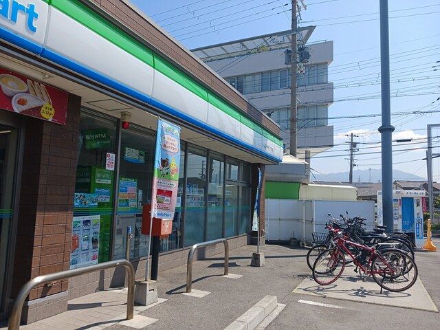 近くのファミリーマート富田林甲田店様まで794m（徒歩10分）
