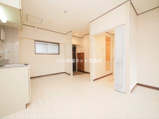 近くのローソン 東大阪岩田町三丁目店まで284m(徒歩4分)