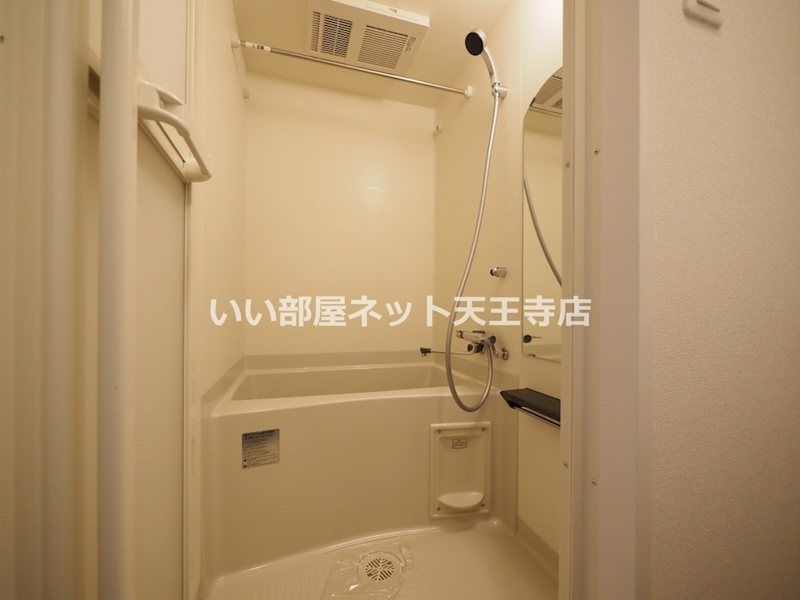 近くのローソン 生野西二丁目店まで182m(徒歩3分)
