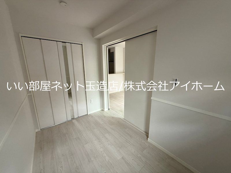 ベッドルーム