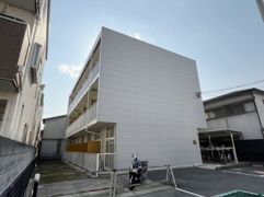 レオパレスルシェルブルー東大阪の外観画像