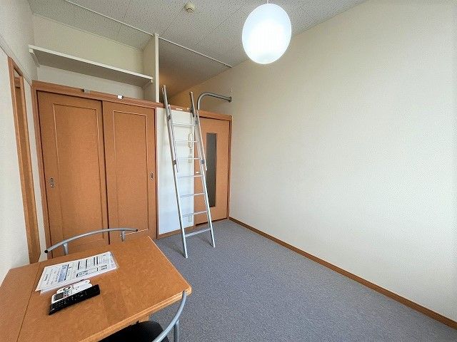 ベッドルーム