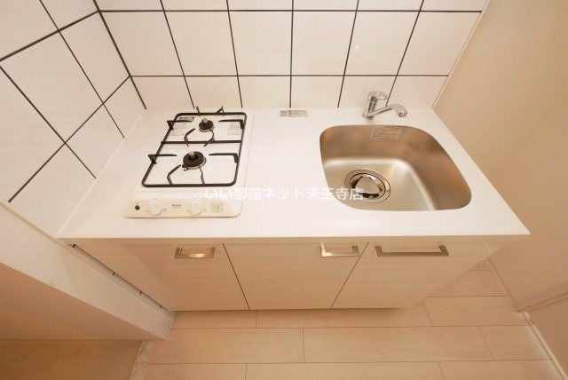 近くの住吉長居四郵便局まで366m(徒歩5分)