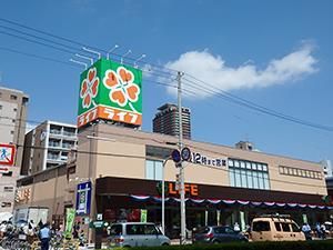 近くのライフ 玉造店まで418m(徒歩6分)