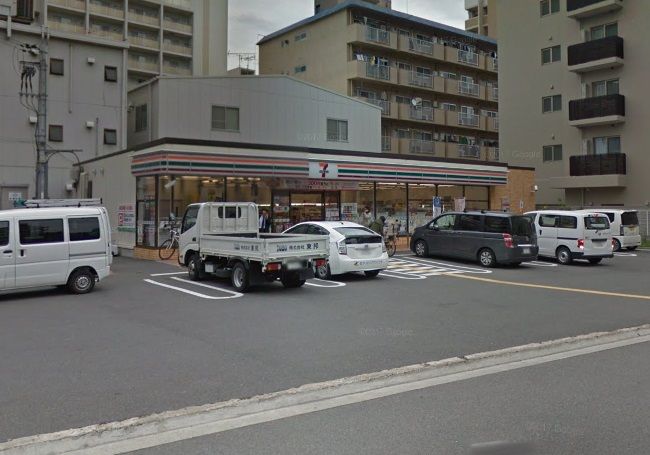 近くのセブンイレブン 吹田江の木町店まで331m(徒歩5分)
