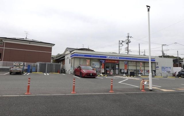 近くのローソン 王寺本町二丁目店まで240m(徒歩3分)
