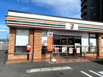 近くのセブン-イレブン 橿原新賀町店まで800m（徒歩10分）