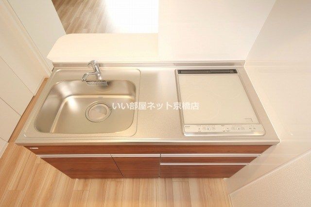 近くのローソン 東三国四丁目店まで236m(徒歩3分)