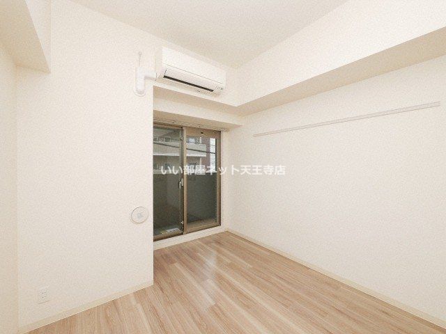近くのローソンストア100 LS大国町駅前店まで188m(徒歩3分)