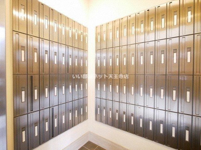 近くのファミリーマート 浪速敷津東店まで140m（徒歩2分）