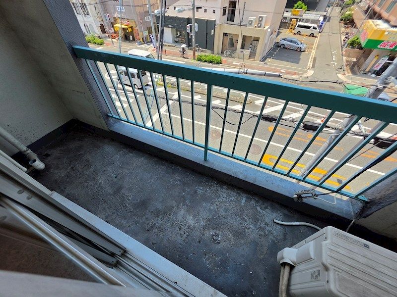 近くのジャパン 城東店まで114m（徒歩2分）