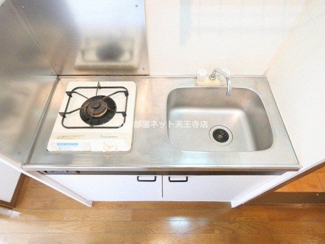 近くのファミリーマート 東田辺三丁目店まで198m(徒歩3分)