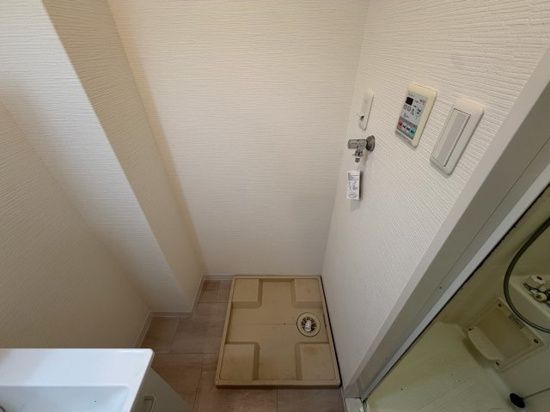 近くのファミリーマート 勝山南一丁目店まで486m(徒歩7分)