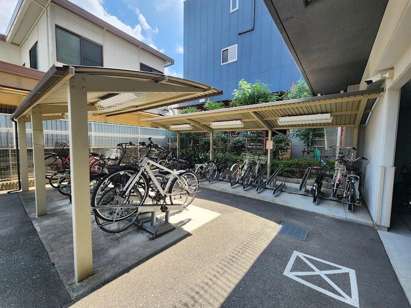 近くの天神橋筋商店街まで1,312m(徒歩17分)