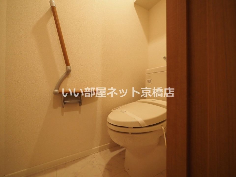 近くのセブンイレブン 大阪小松2丁目店まで250m(徒歩4分)