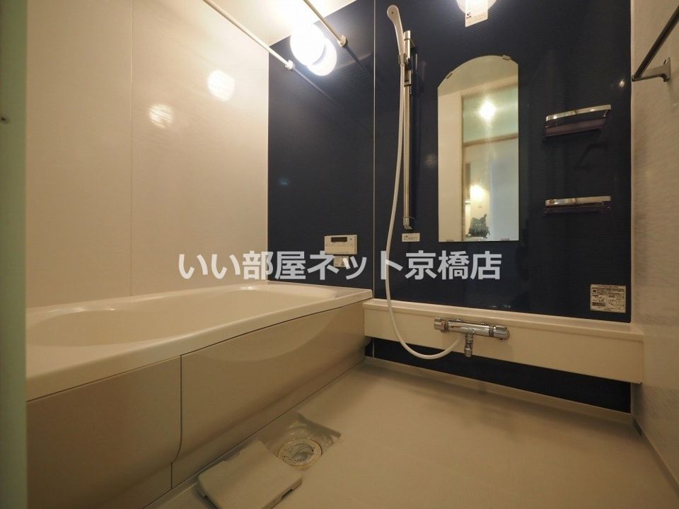 近くのローソン 東淀川小松四丁目店まで516m(徒歩7分)