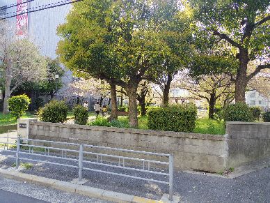広小路公園が至近