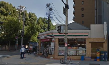 セブンイレブンが至近