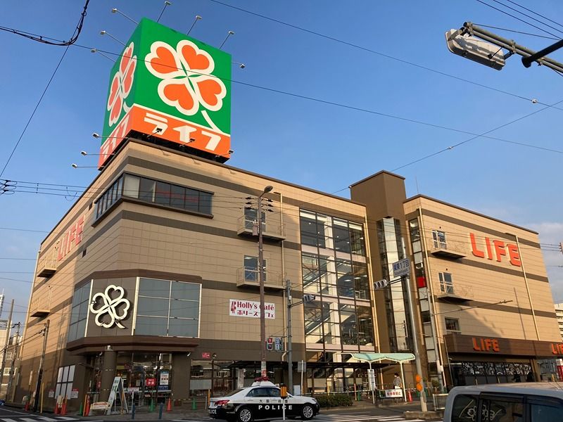 近くのライフ 巽店まで166m(徒歩3分)
