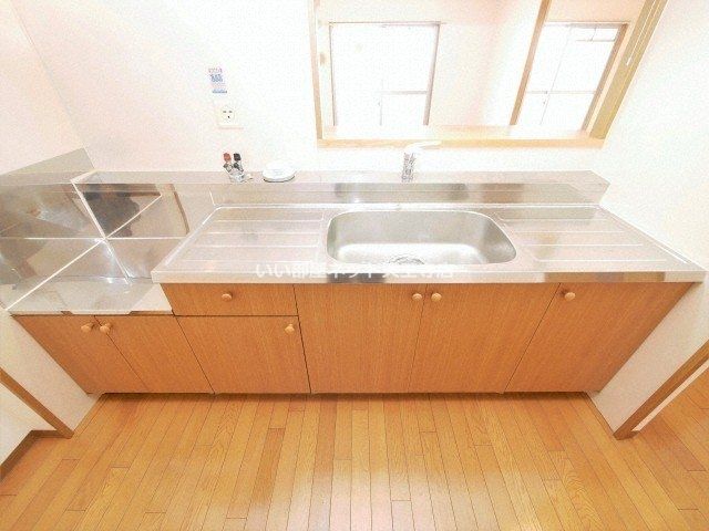近くのサンディ 生野南巽店まで83m(徒歩2分)