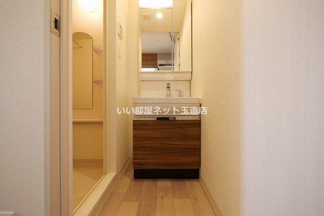 近くのファミリーマート 内久宝寺町四丁目店まで341m(徒歩5分)