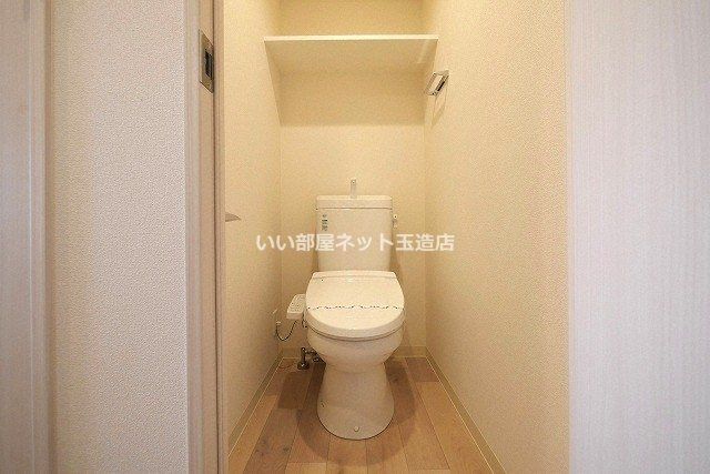 近くのローソン 和泉町店まで441m(徒歩6分)