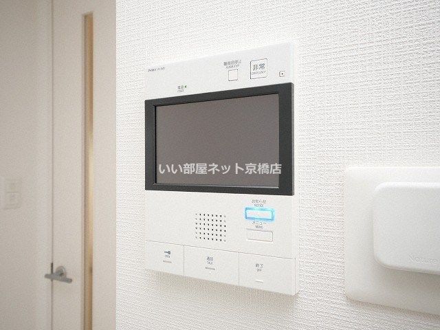 近くのファミリーマート 海老江三丁目店まで737m（徒歩10分）