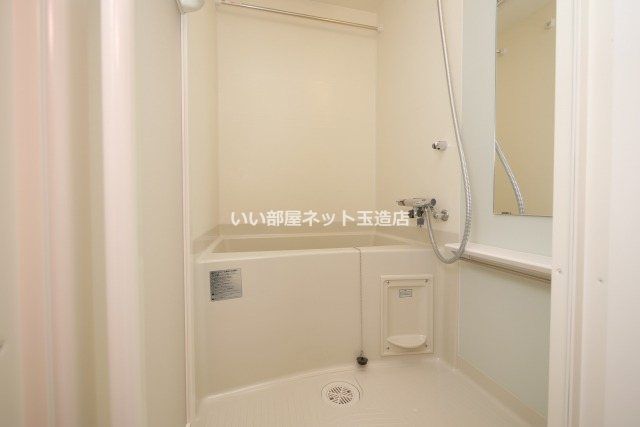 近くのファミリーマート 芦原橋駅前店まで437m(徒歩6分)